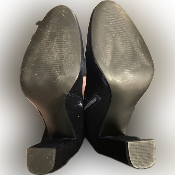 🌟🌟 Steve Madden Edit Royal Blue Navy Velvet Booties Size 9 - Picture 3 of 5
